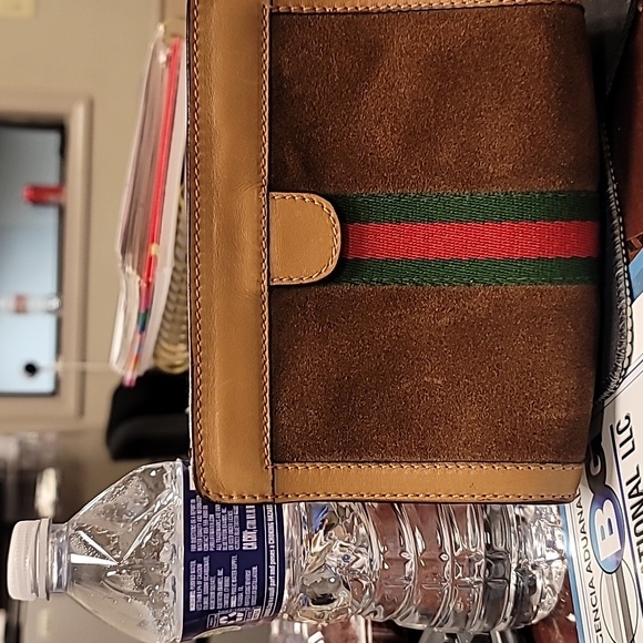 GUCCI CLUTCH - Picture 3 of 4